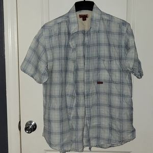Guess Men’s Casual Button-down short sleeve shirt